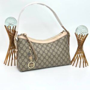 GUCCİ EMNLEM SHOULDER BAG NEW MODEL BEJ VLT402